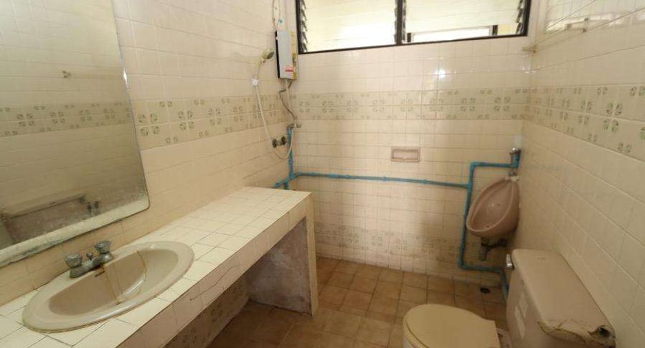 Haus zur Miete mit 4 Zimmer in Mueang Chiang Mai, Chiang Mai