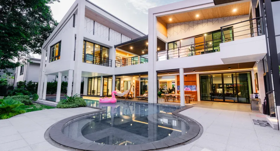 For sale 4 bedrooms villa in Mueang Phuket, Phuket