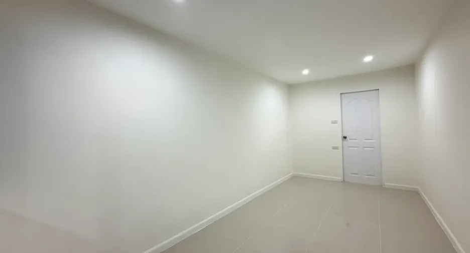 For rent 8 bedrooms house in Bang Lamung, Chonburi
