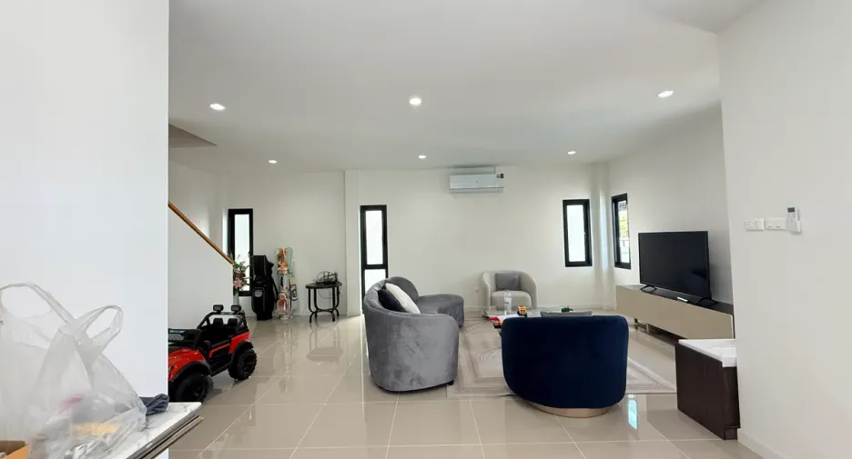 For rent 8 bedrooms house in Bang Lamung, Chonburi