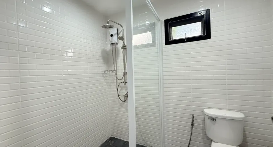 For rent 8 bedrooms house in Bang Lamung, Chonburi