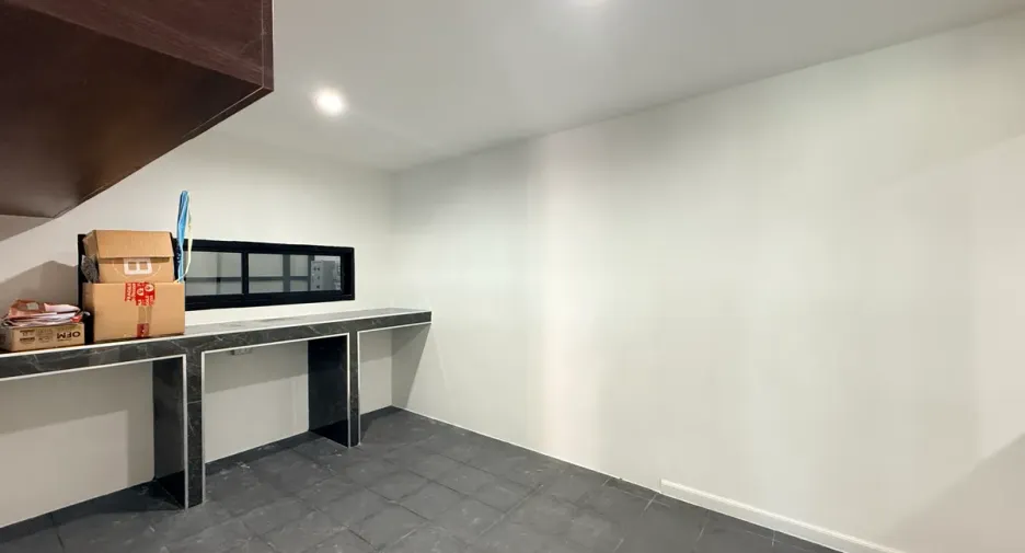 For rent 8 bedrooms house in Bang Lamung, Chonburi