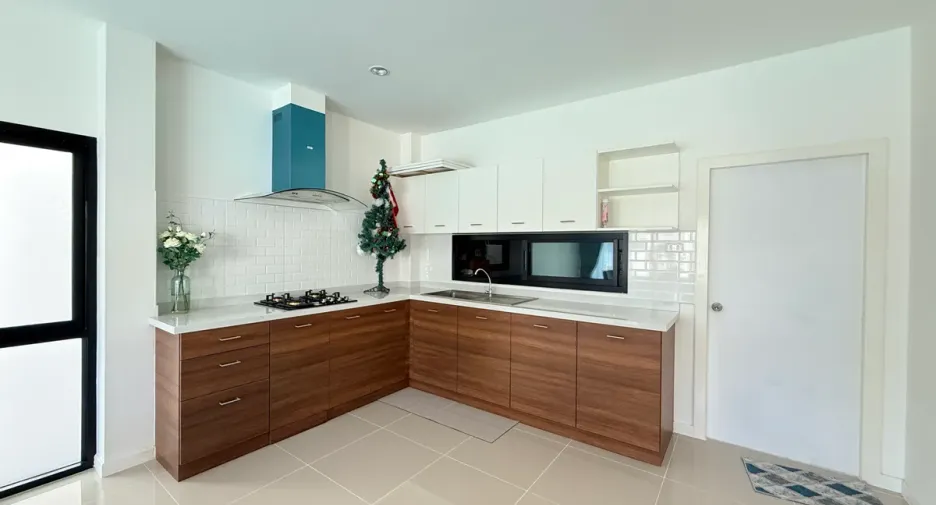 For rent 8 bedrooms house in Bang Lamung, Chonburi