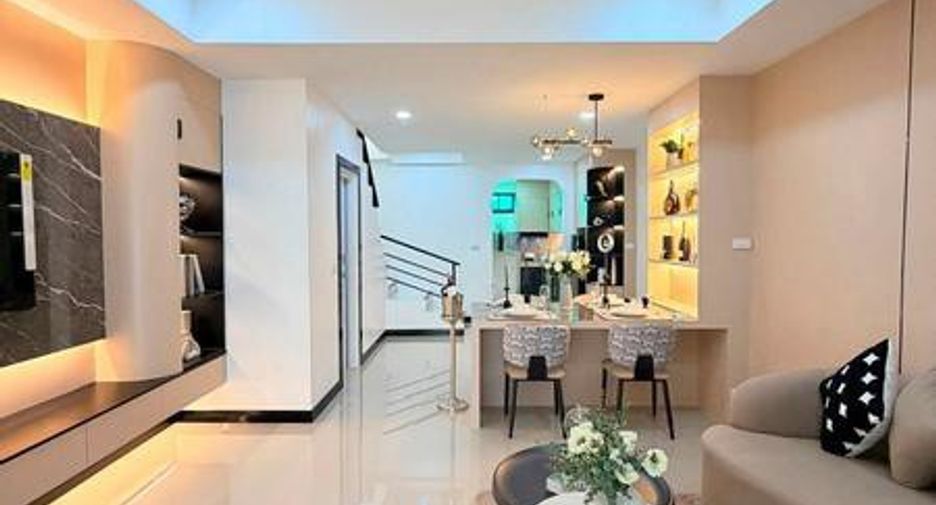 À vendre 3 chambres maison de ville à Jomtien, Pattaya