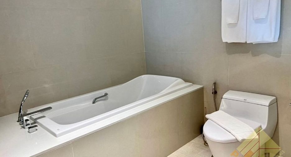 Condo en venta de 3 habitaciones en Bang Saray, Pattaya