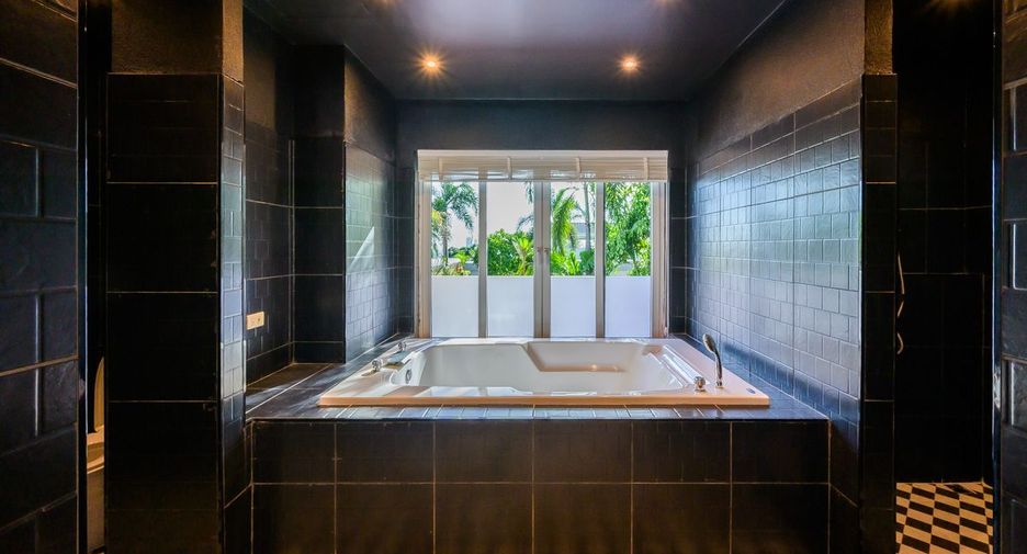 For sale 4 ベッドルーム house in Bang Lamung, Chonburi