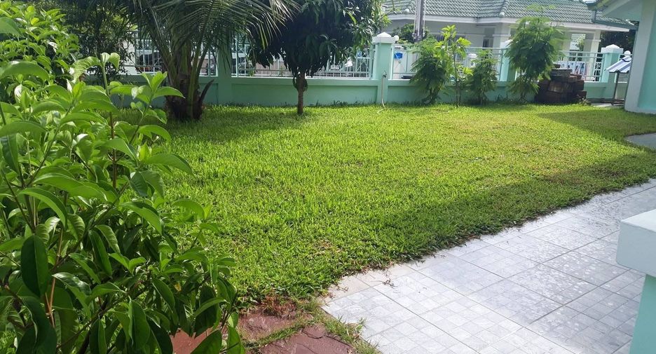 Casa en alquiler de 3 habitaciones en Bang Lamung, Chonburi