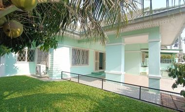 Casa en alquiler de 3 habitaciones en Bang Lamung, Chonburi