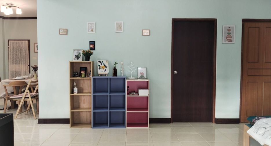 Casa en alquiler de 3 habitaciones en Bang Lamung, Chonburi