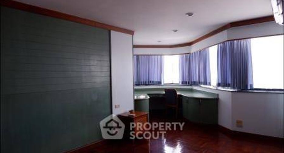 Продажа 3 спальни кондо в Кхлонг Тоеи, Бангкок