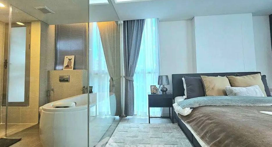 For sale 2 bedrooms condo in Watthana, Bangkok