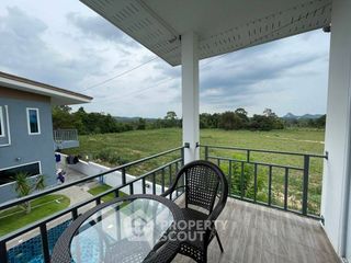 Haus zur Miete und zum Kauf mit 5 Zimmer in Bang Lamung, Chonburi