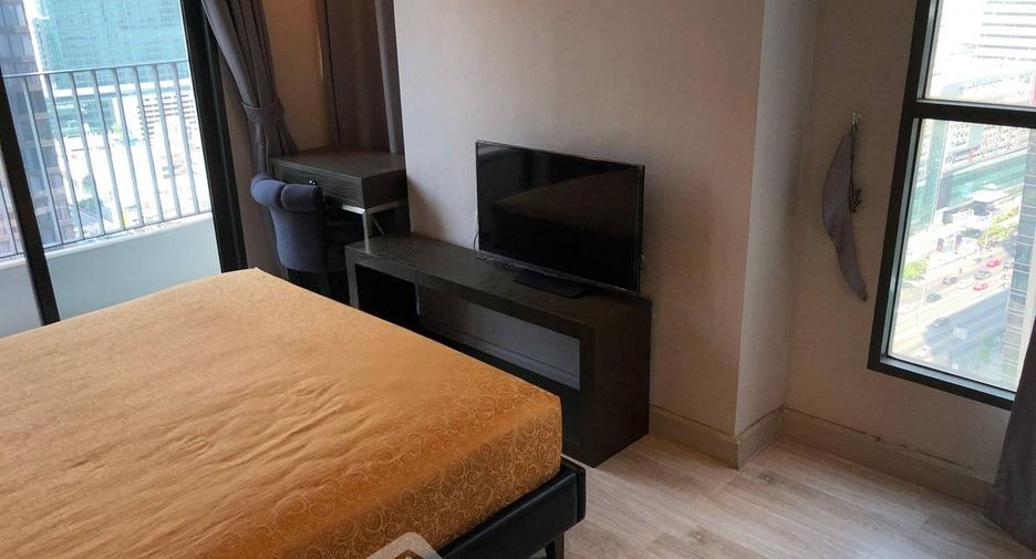 À vendre 2 chambres condo à Huai Khwang, Bangkok