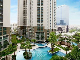 À vendre 3 chambres condo à Huai Khwang, Bangkok