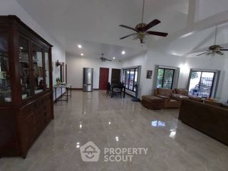 Haus zum Kauf mit 4 Zimmer in Bang Lamung, Chonburi