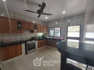 Haus zum Kauf mit 4 Zimmer in Bang Lamung, Chonburi