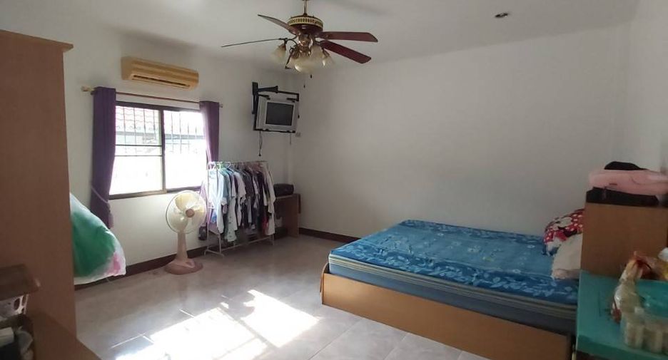 Haus zum Kauf mit 4 Zimmer in Bang Lamung, Chonburi