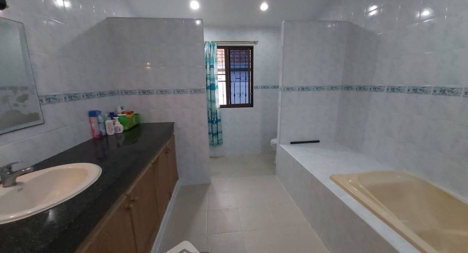 Haus zum Kauf mit 4 Zimmer in Bang Lamung, Chonburi