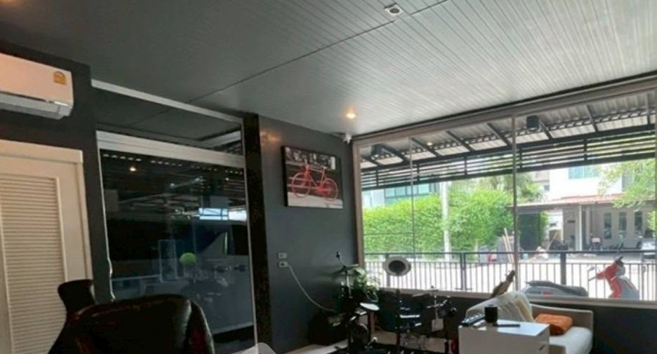 For sale 4 ベッドルーム house in Khlong Sam Wa, Bangkok