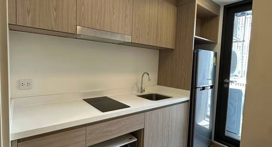For rent 1 bed condo in Bang Rak, Bangkok