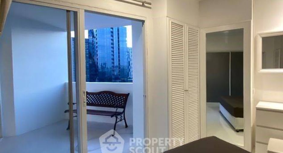 For rent 3 bedrooms condo in Watthana, Bangkok