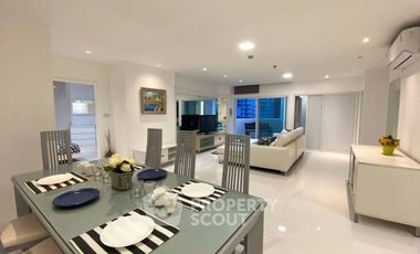 For rent 3 bedrooms condo in Watthana, Bangkok