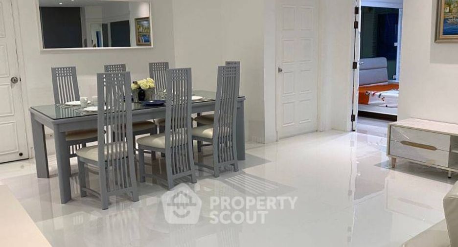 For rent 3 bedrooms condo in Watthana, Bangkok