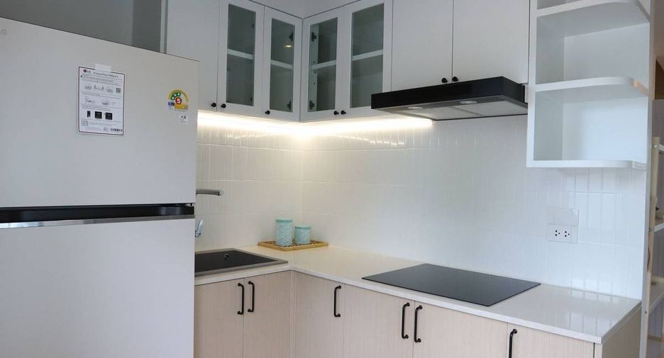 For rent 3 bedrooms townhouse in Phra Khanong, Bangkok