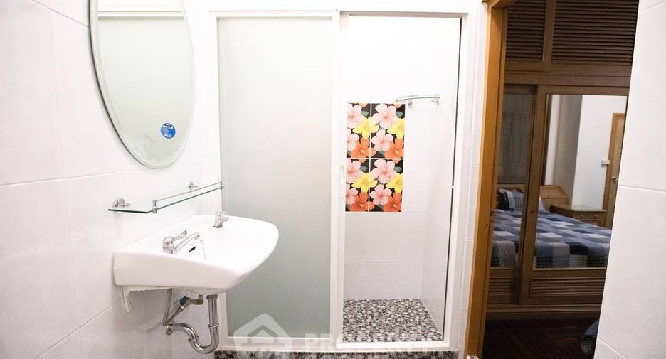 For rent 2 bedrooms apartment in Pathum Wan, Bangkok