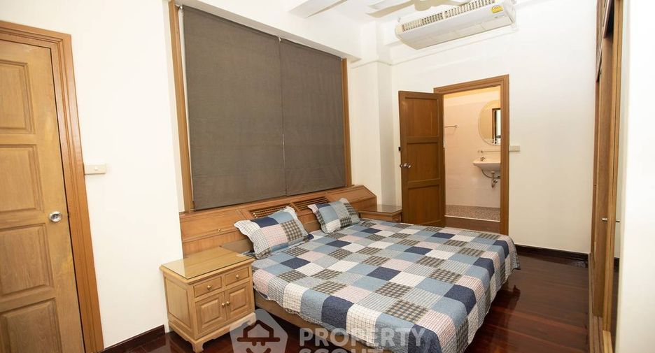 For rent 2 bedrooms apartment in Pathum Wan, Bangkok