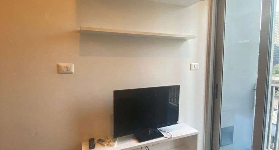 Condo en alquiler de 1 habitaciones en Khlong Toei, Bangkok