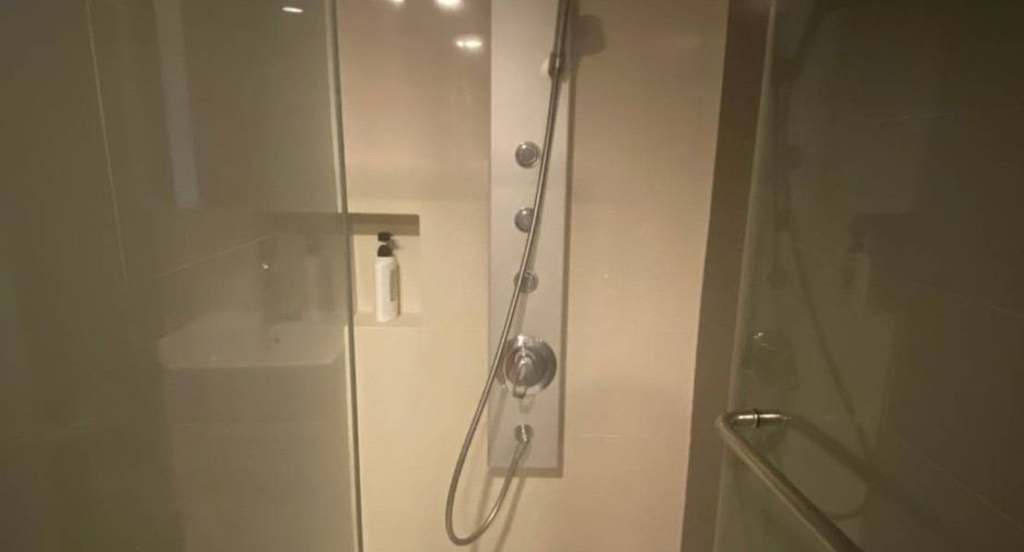 Condo en alquiler de 1 habitaciones en Khlong Toei, Bangkok