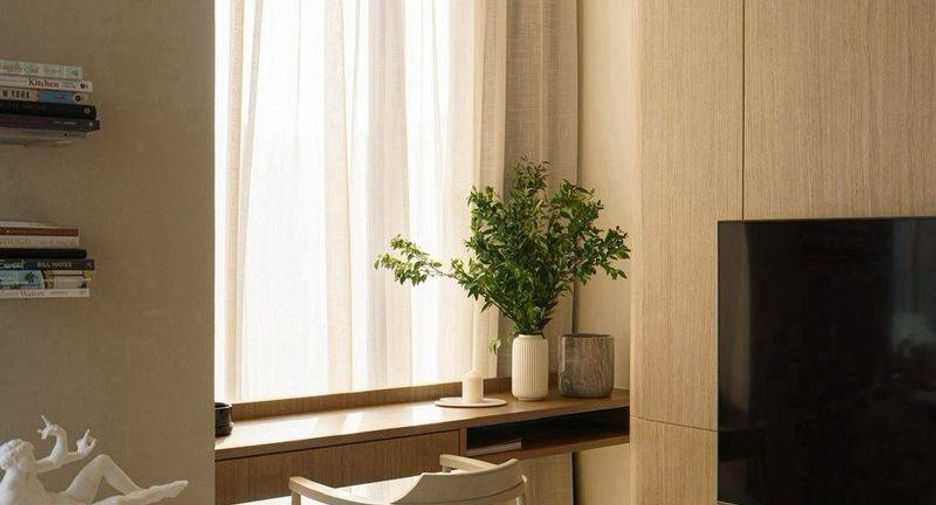 For rent 2 bedrooms condo in Bang Rak, Bangkok