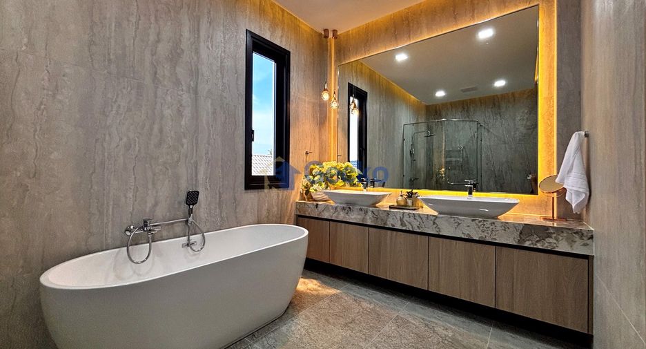 Haus zum Kauf mit 5 Zimmer in Bang Lamung, Chonburi