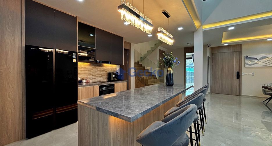 Haus zum Kauf mit 5 Zimmer in Bang Lamung, Chonburi
