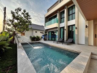 Haus zum Kauf mit 5 Zimmer in Bang Lamung, Chonburi