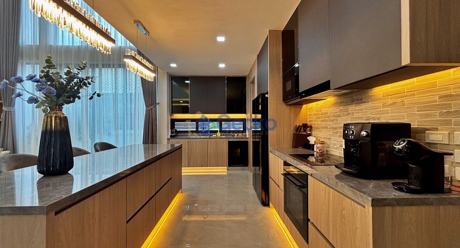 Haus zum Kauf mit 5 Zimmer in Bang Lamung, Chonburi