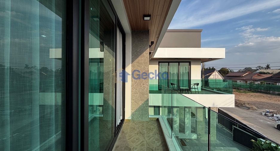 Haus zum Kauf mit 5 Zimmer in Bang Lamung, Chonburi