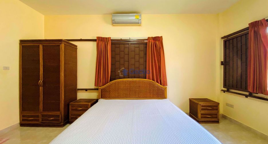 Casa en alquiler de 3 habitaciones en Bang Lamung, Chonburi