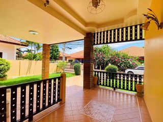 Casa en alquiler de 3 habitaciones en Bang Lamung, Chonburi