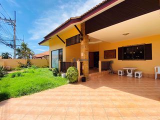 Casa en alquiler de 3 habitaciones en Bang Lamung, Chonburi