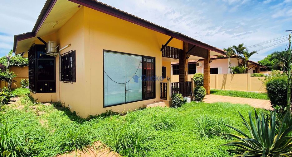 Casa en alquiler de 3 habitaciones en Bang Lamung, Chonburi