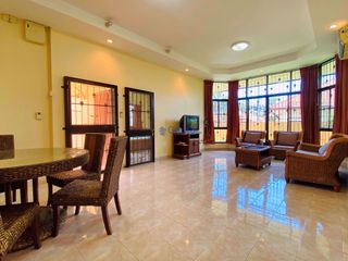 Casa en alquiler de 3 habitaciones en Bang Lamung, Chonburi