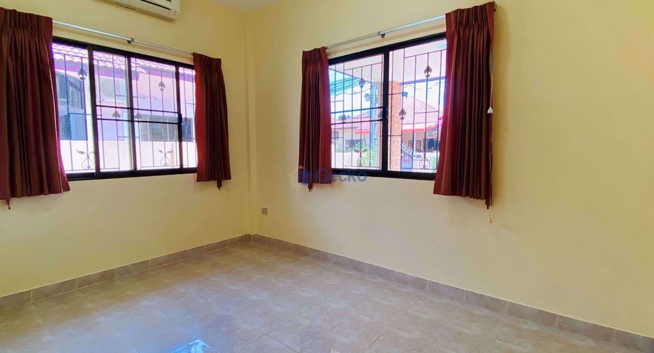 Casa en alquiler de 3 habitaciones en Bang Lamung, Chonburi