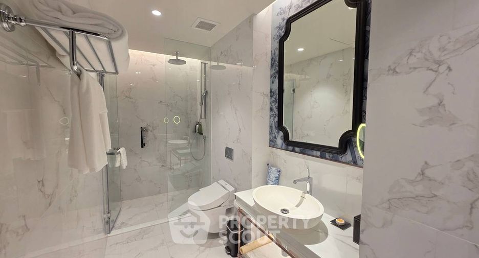 For rent 2 bedrooms apartment in Khlong Toei, Bangkok
