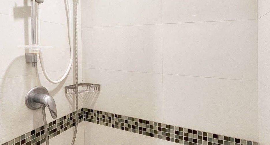 For rent 2 bedrooms condo in Yan Nawa, Bangkok