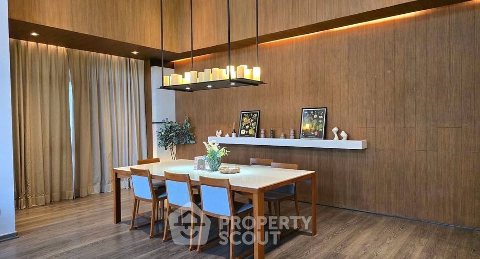 For rent 3 bedrooms condo in Khlong Toei, Bangkok