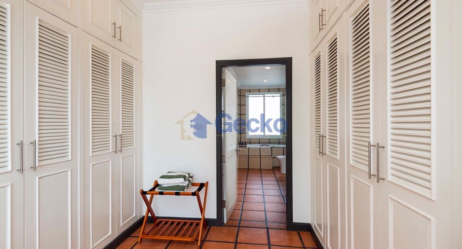 Haus zum Kauf mit 4 Zimmer in Bang Lamung, Chonburi