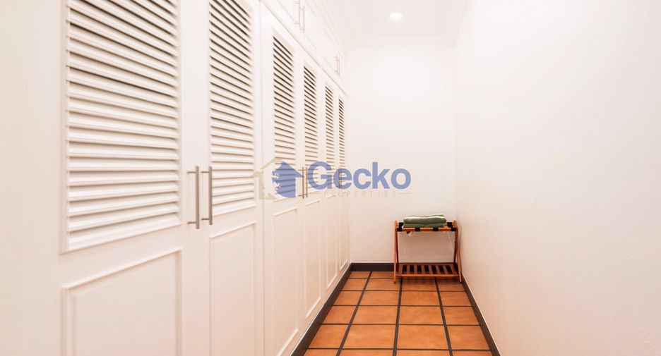 Haus zum Kauf mit 4 Zimmer in Bang Lamung, Chonburi