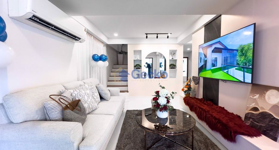 Haus zum Kauf mit 6 Zimmer in Bang Lamung, Chonburi
